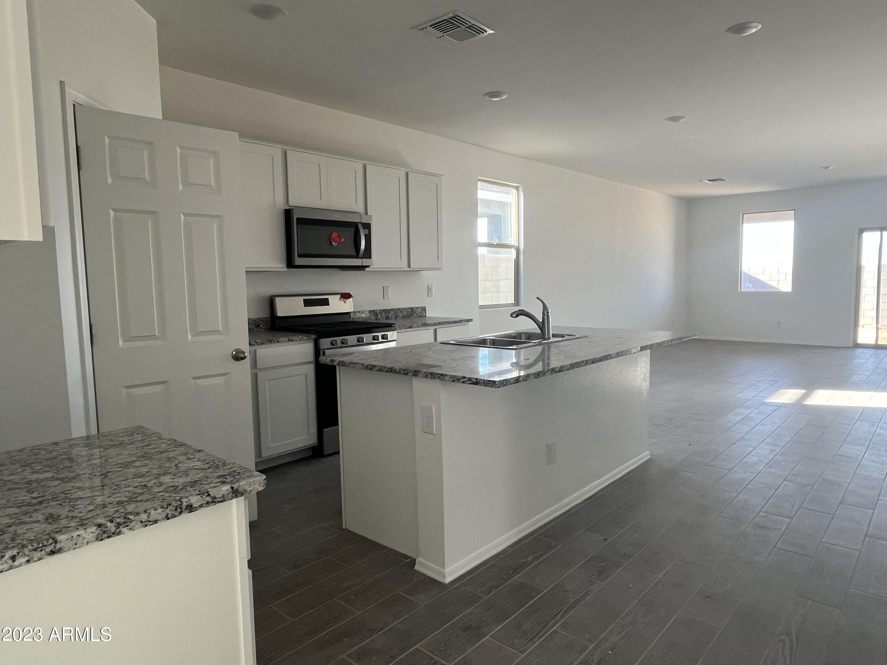 47874 West Moeller Road Maricopa, AZ 85139 - Photo 10 of 28 007 Kitchen