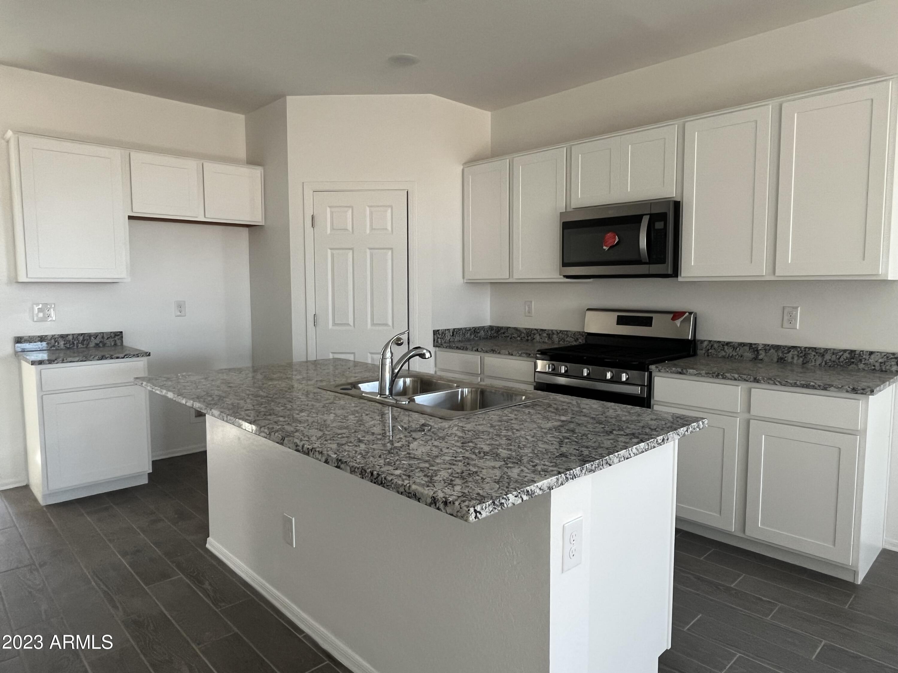 47874 West Moeller Road Maricopa, AZ 85139 - Photo 11 of 28 008 Kitchen