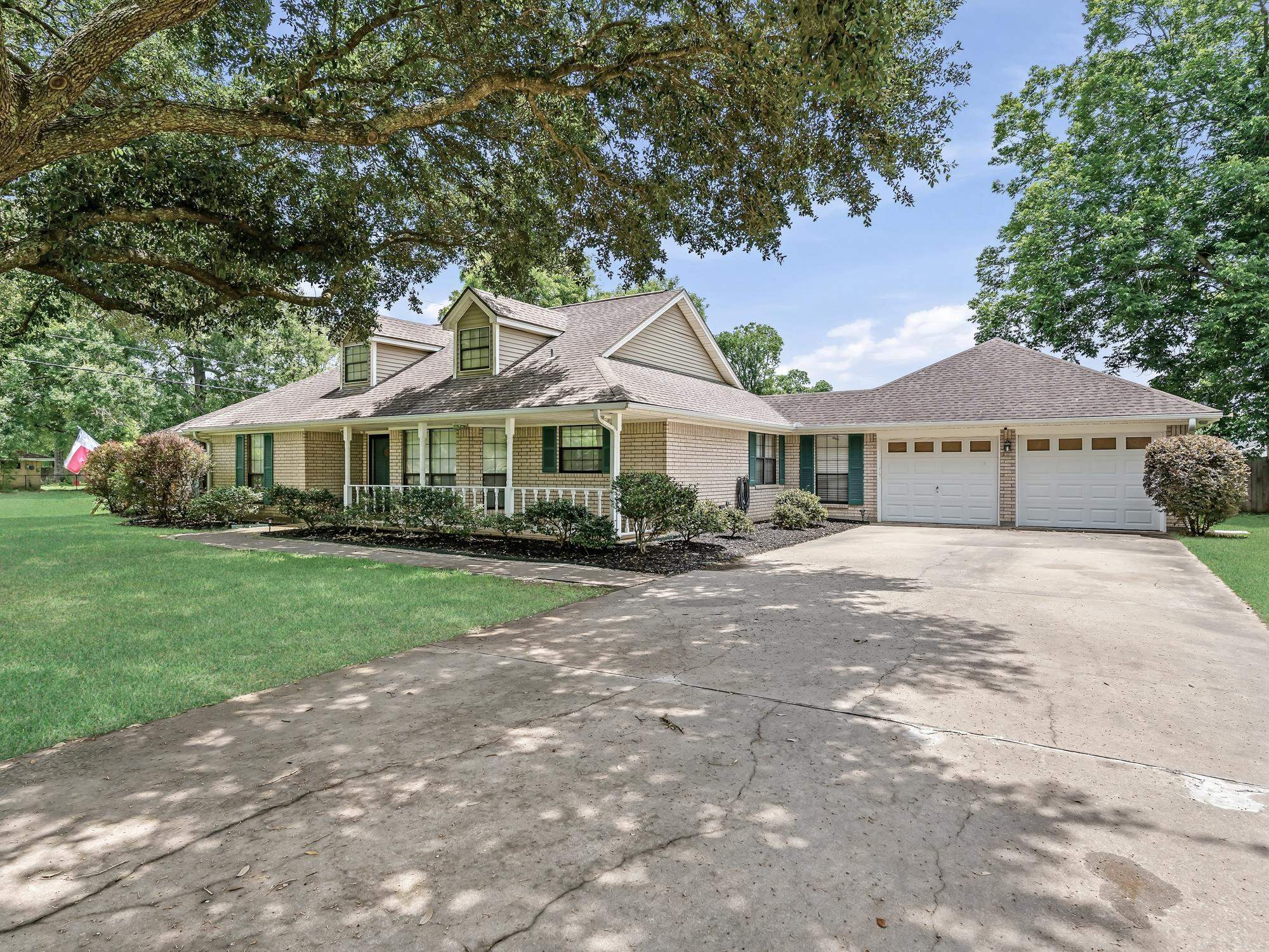 6970 Ellen Lane Beaumont, TX 77708 - Photo 2 of 34