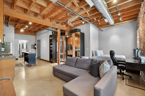 $450,000 | 1725 14th Street, Unit 207, Sacramento, CA 95811