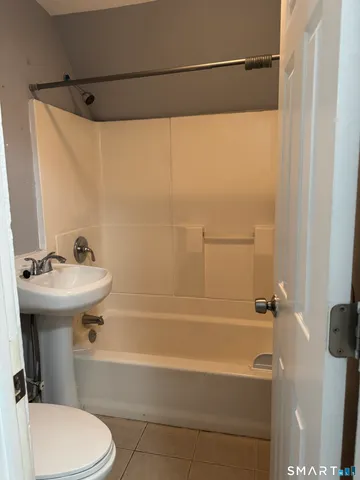 $1,350 | 274 Orange Street, Waterbury, CT 06704