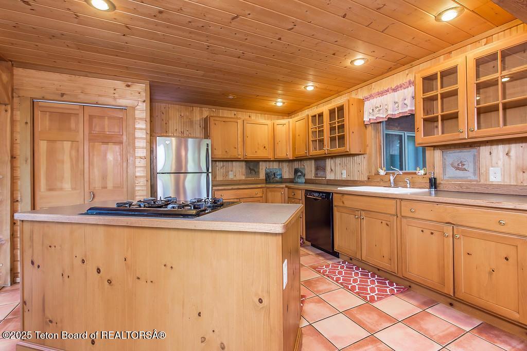 37258 Yaak River Road Troy, MT 59935 - Photo 11 of 74 11