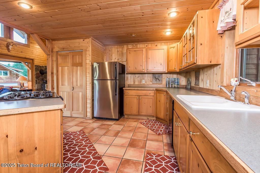 37258 Yaak River Road Troy, MT 59935 - Photo 12 of 74 12