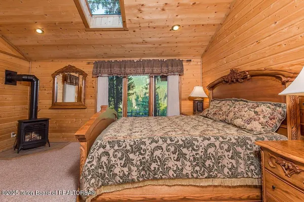 $1,100,000 | 37258 Yaak River Road, Troy, MT 59935