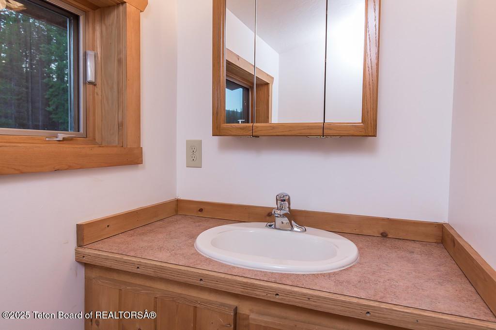 37258 Yaak River Road Troy, MT 59935 - Photo 36 of 74 36