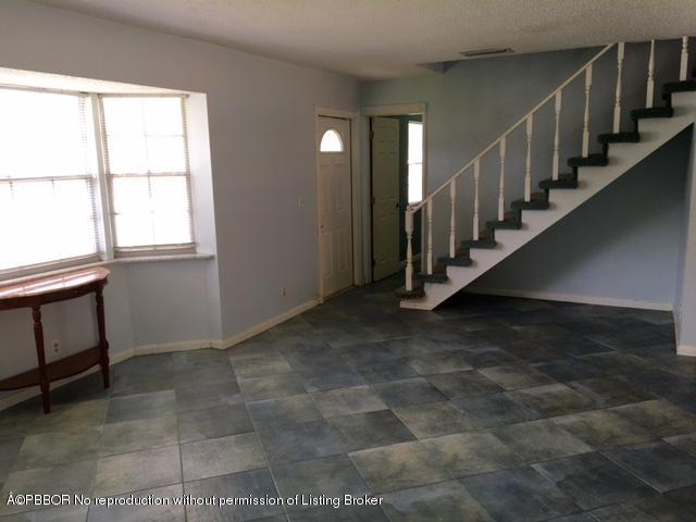 409 Chevron Circle Jupiter, FL 33458 - Photo 13 of 18 13 Living and Entry area