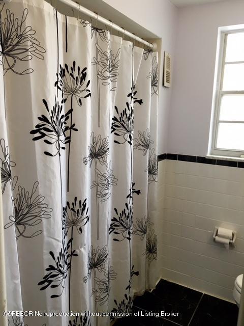 409 Chevron Circle Jupiter, FL 33458 - Photo 9 of 18 09 Bathroom 1-2