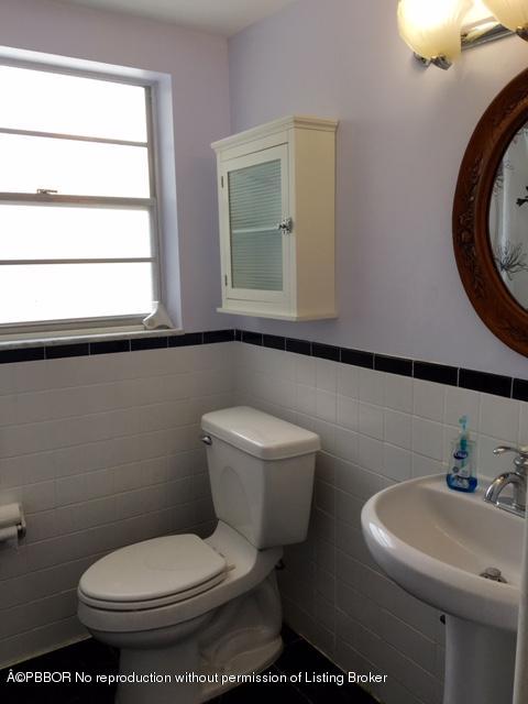 409 Chevron Circle Jupiter, FL 33458 - Photo 10 of 18 10 Bathroom 1