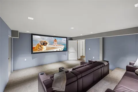 $9,950,000 | 106 Premium Point, New Rochelle, NY 10801