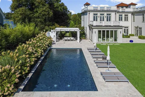 $9,950,000 | 106 Premium Point, New Rochelle, NY 10801