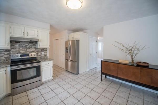 374 River Road Andover, MA 01810 - Photo 18 of 42