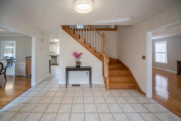374 River Road Andover, MA 01810 - Photo 9 of 42