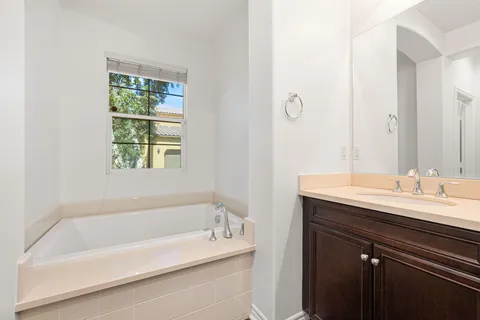 $474,000 | 565 Via De La Paz, Palm Desert, CA 92211