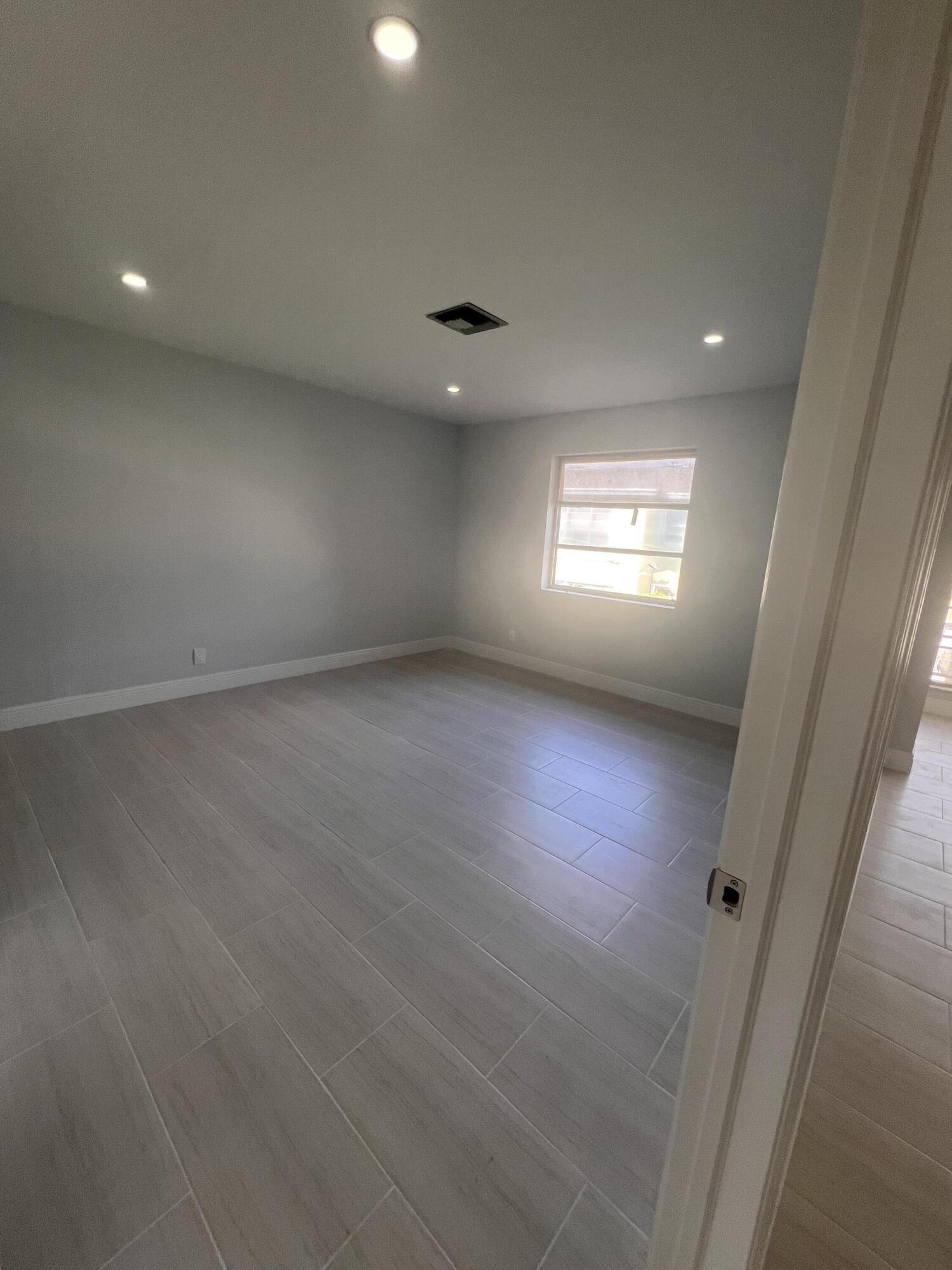 1051 Orange Terrace, Unit 203 Delray Beach, FL 33445 - Photo 14 of 17 IMG_8561