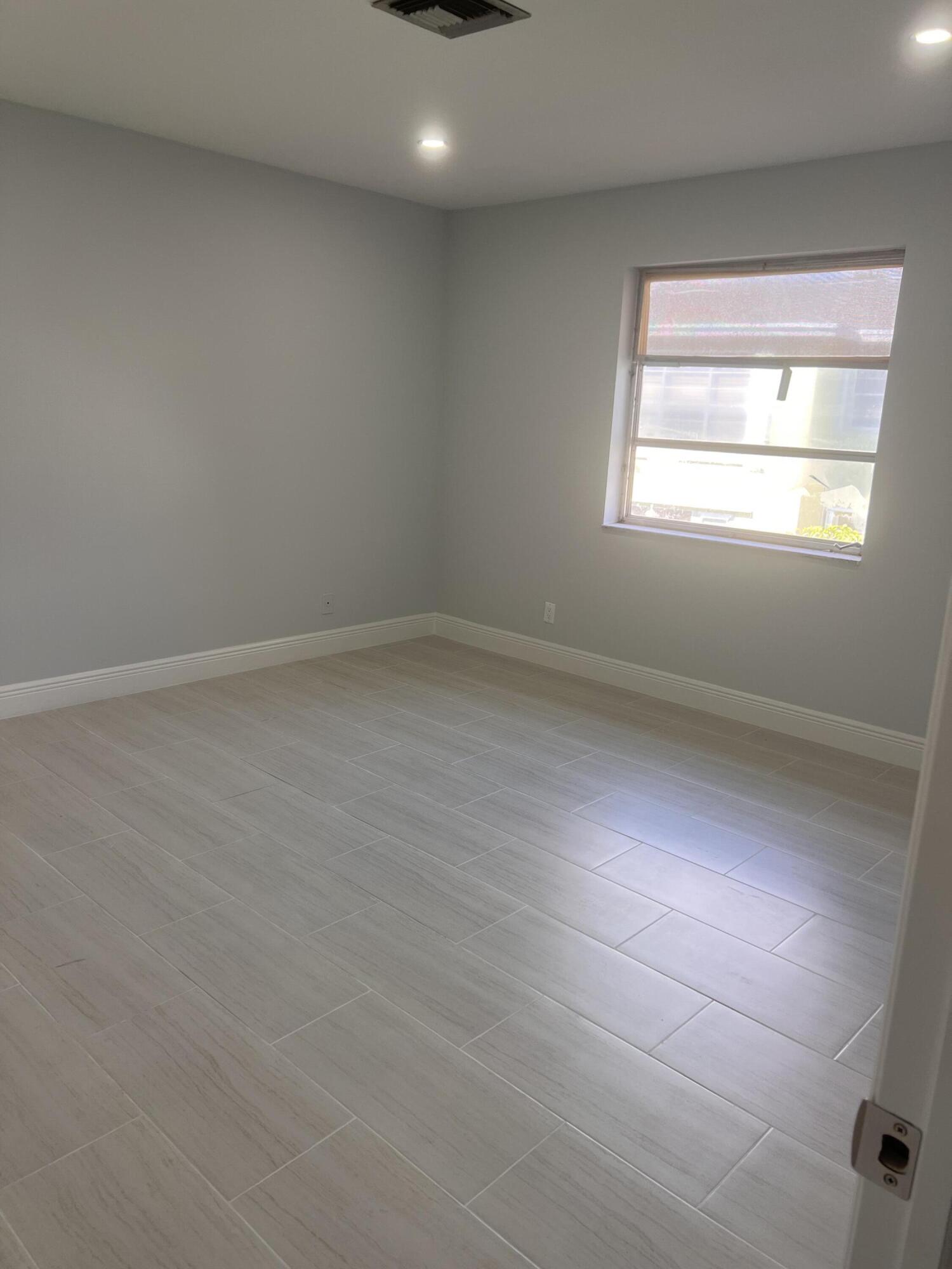 1051 Orange Terrace, Unit 203 Delray Beach, FL 33445 - Photo 8 of 17 IMG_8591