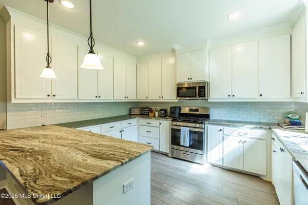 $295,900 | 554 Birchwood Boulevard, Pearl, MS 39208