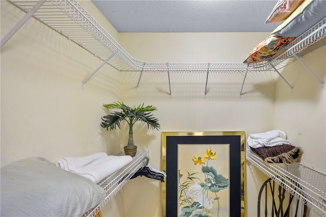 162 Toluca Lane St. Simons Island, GA 31522 - Photo 15 of 26 Primary closet