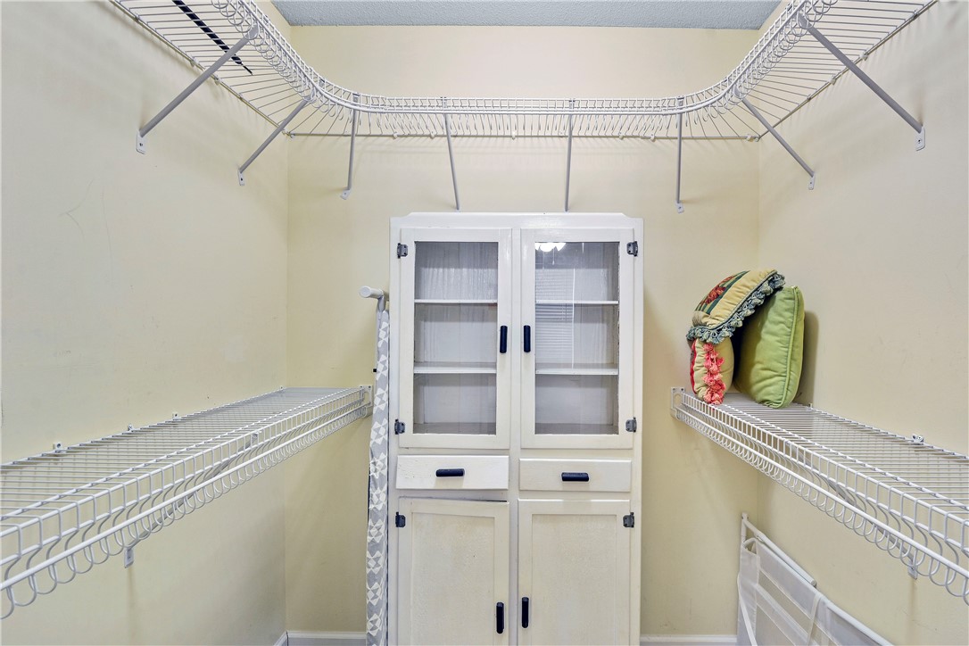162 Toluca Lane St. Simons Island, GA 31522 - Photo 23 of 26 Guest closet