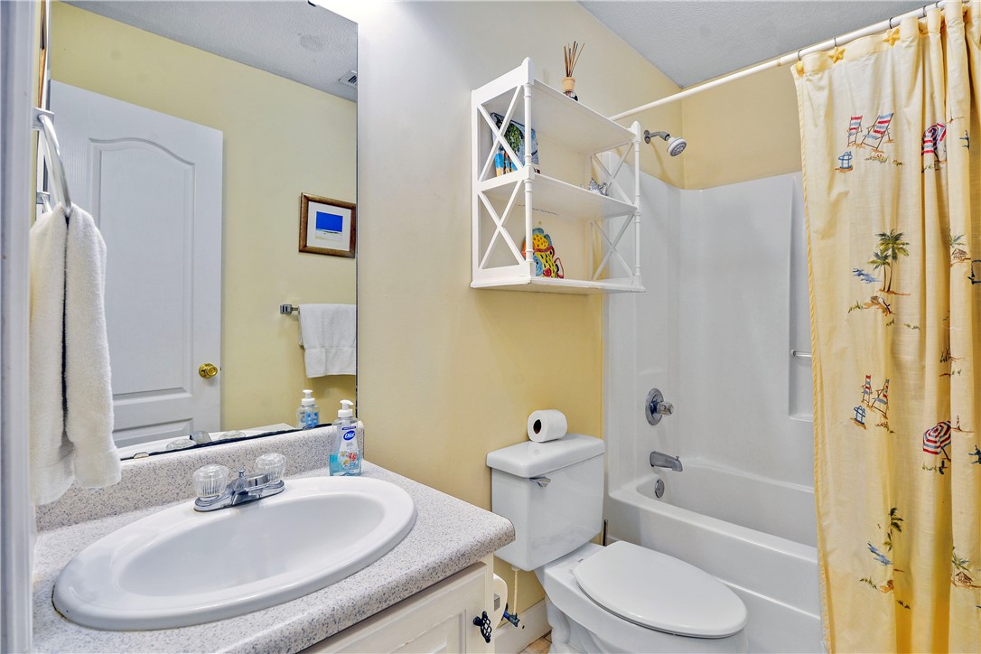 162 Toluca Lane St. Simons Island, GA 31522 - Photo 24 of 26 Guest Bathroom