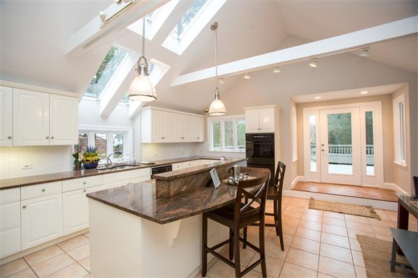 135 Robin Road Weston, MA 02493 - Photo 4 of 14 Gallery Image 4