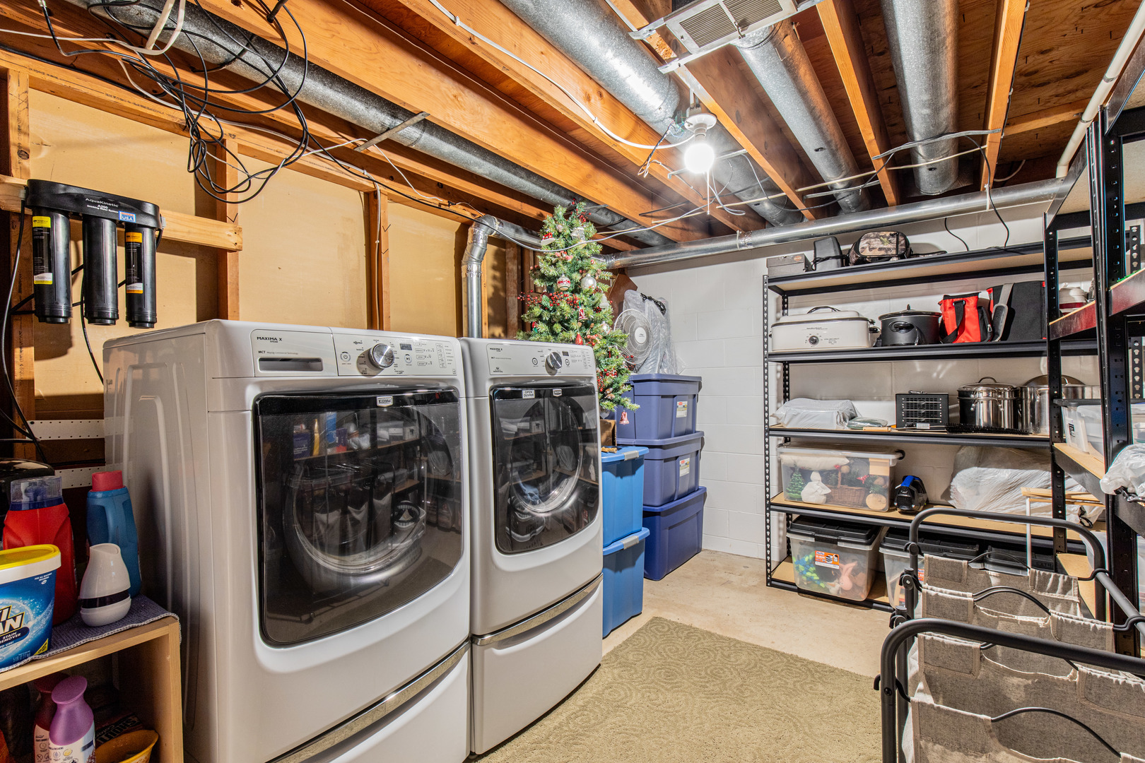 2555 Ridgefield Road Princeton, IL 61356 - Photo 36 of 50 a utility room with dryer and washer