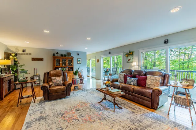 $425,000 | 2555 Ridgefield Road, Princeton, IL 61356