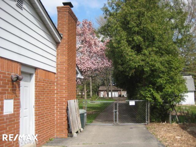 38318 Radde Street Clinton Township, MI 48036 - Photo 4 of 27 50073230-3.JPG