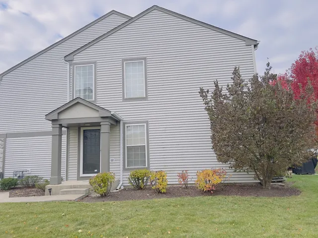 $2,600 | 3166 Bromley Lane, Aurora, IL 60502