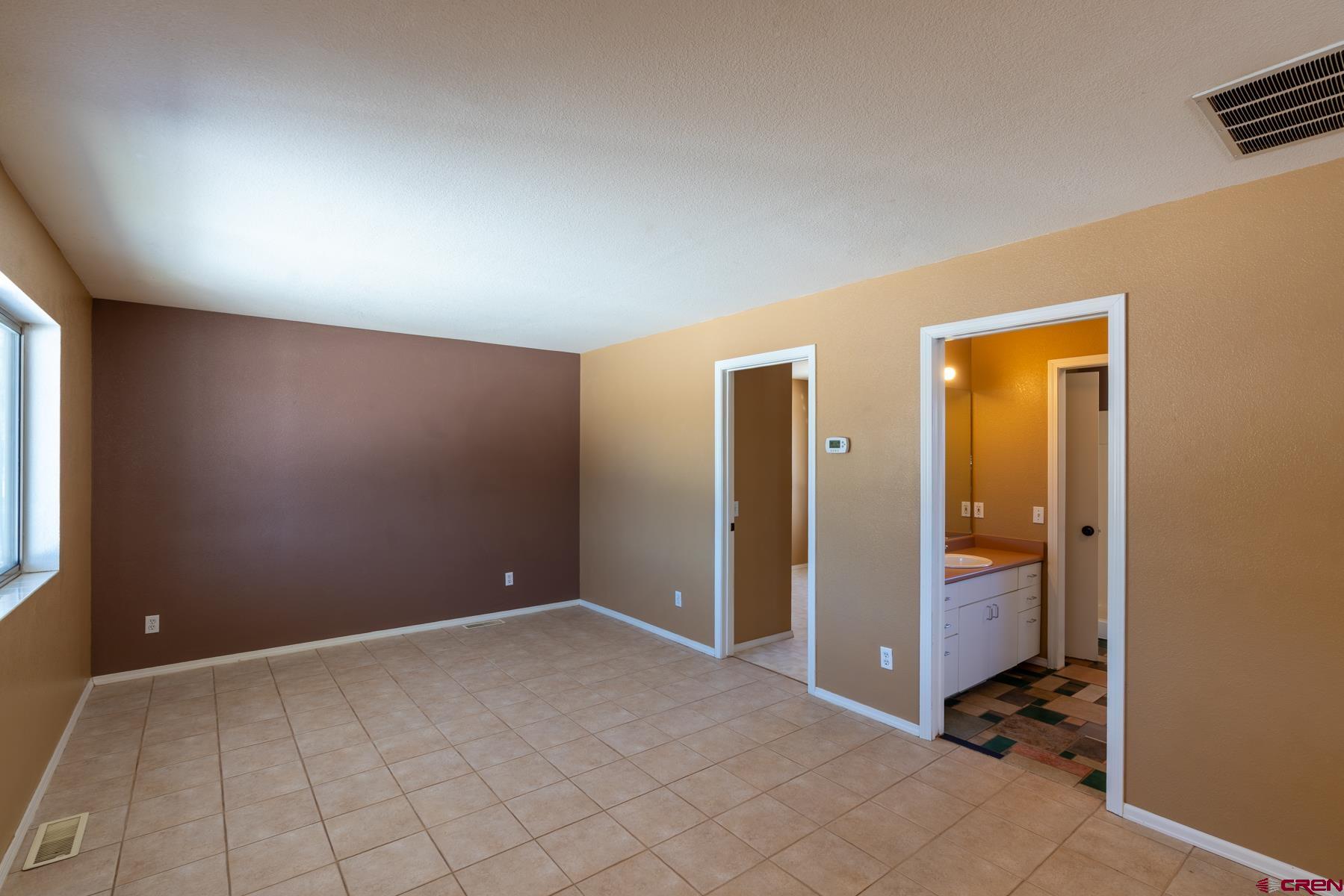 190 Pine Ridge Road Durango, CO 81301 - Photo 6 of 27 an empty room with closet