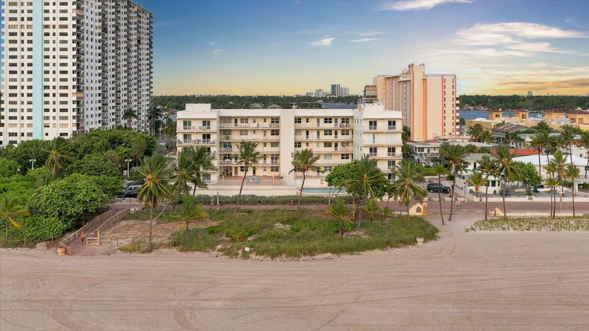 01-901 S Surf Rd, Hollywood, FL, 33019 -