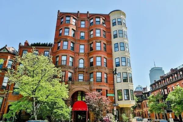 a picture of city view