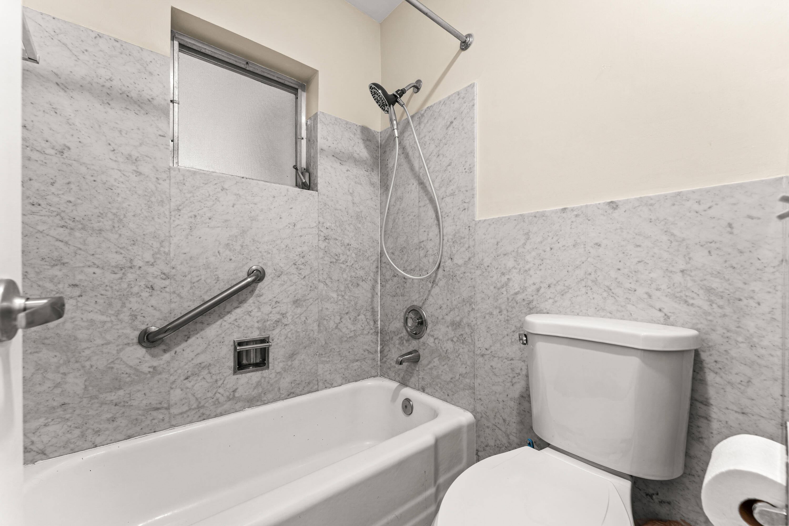 1270 Southwest 8th Street Boca Raton, FL 33486 - Photo 19 of 27 020-1270Southwest8thStreet-BocaRaton-FL-