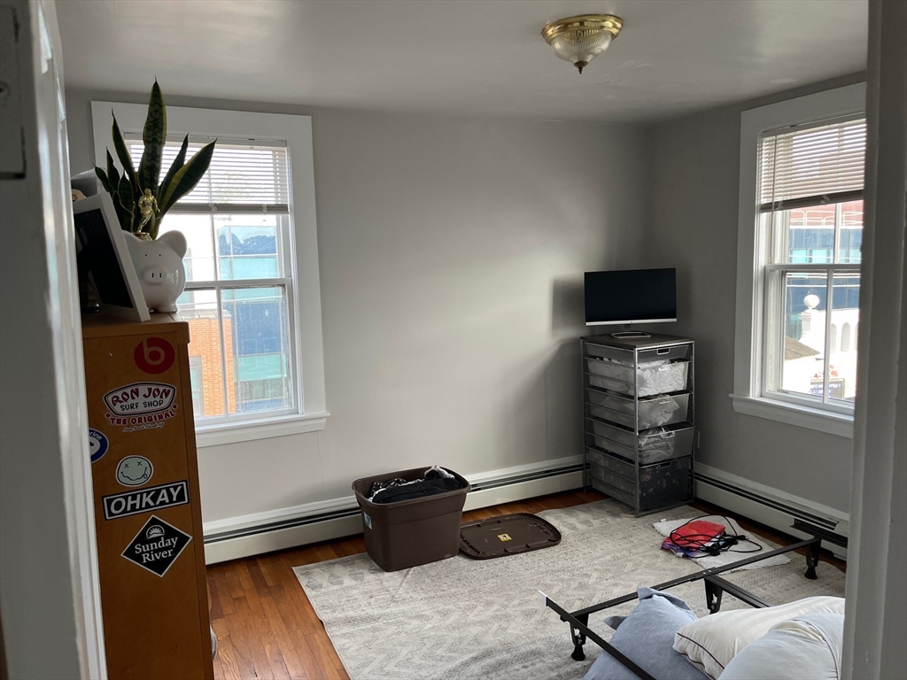 126 Pleasant Street, Unit 3 Marblehead, MA 01945 - Photo 5 of 7