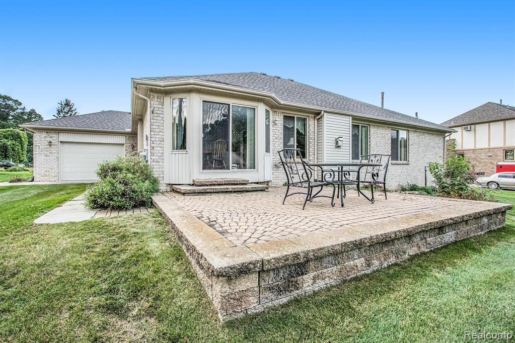 47946 Sugarbush Road New Baltimore, MI 48047 - Photo 25 of 34