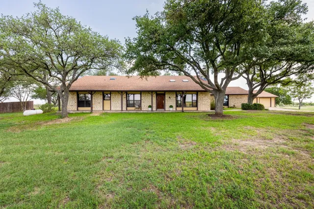 $1,100,000 | 800 County Road 458, Coupland, TX 78615