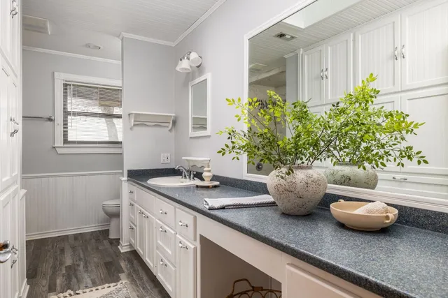 $1,100,000 | 800 County Road 458, Coupland, TX 78615