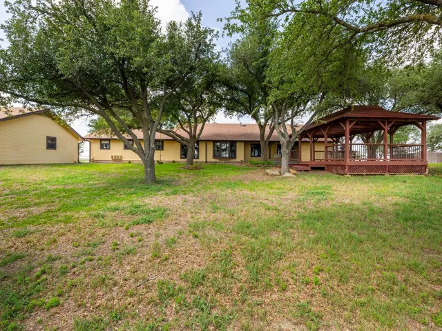 $1,100,000 | 800 County Road 458, Coupland, TX 78615