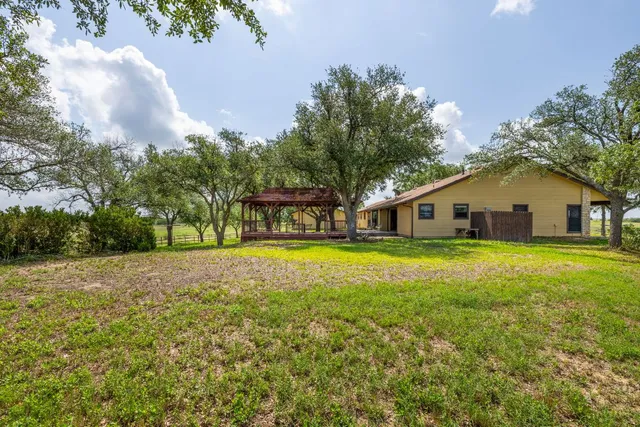 $1,100,000 | 800 County Road 458, Coupland, TX 78615