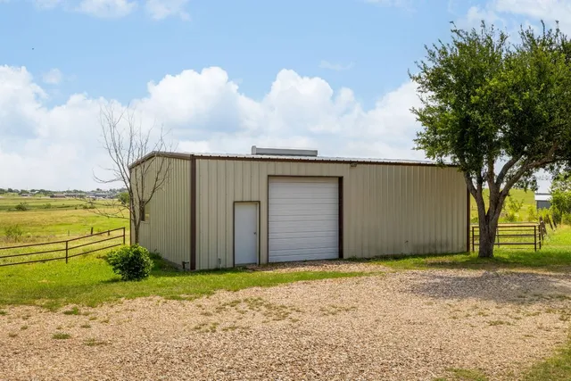 $1,100,000 | 800 County Road 458, Coupland, TX 78615