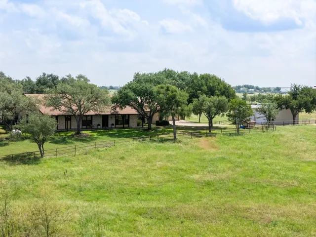$1,100,000 | 800 County Road 458, Coupland, TX 78615