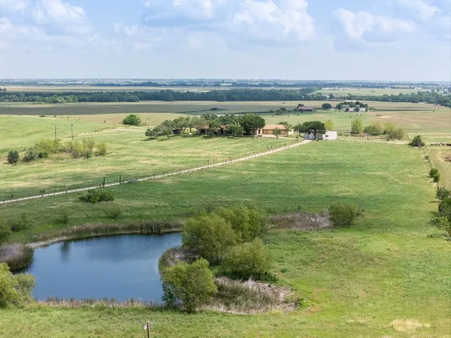$1,100,000 | 800 County Road 458, Coupland, TX 78615