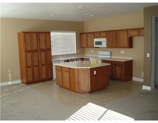 5381 Rosa Way Pahrump, NV 89061 - Photo 3 of 11 Kitchen.