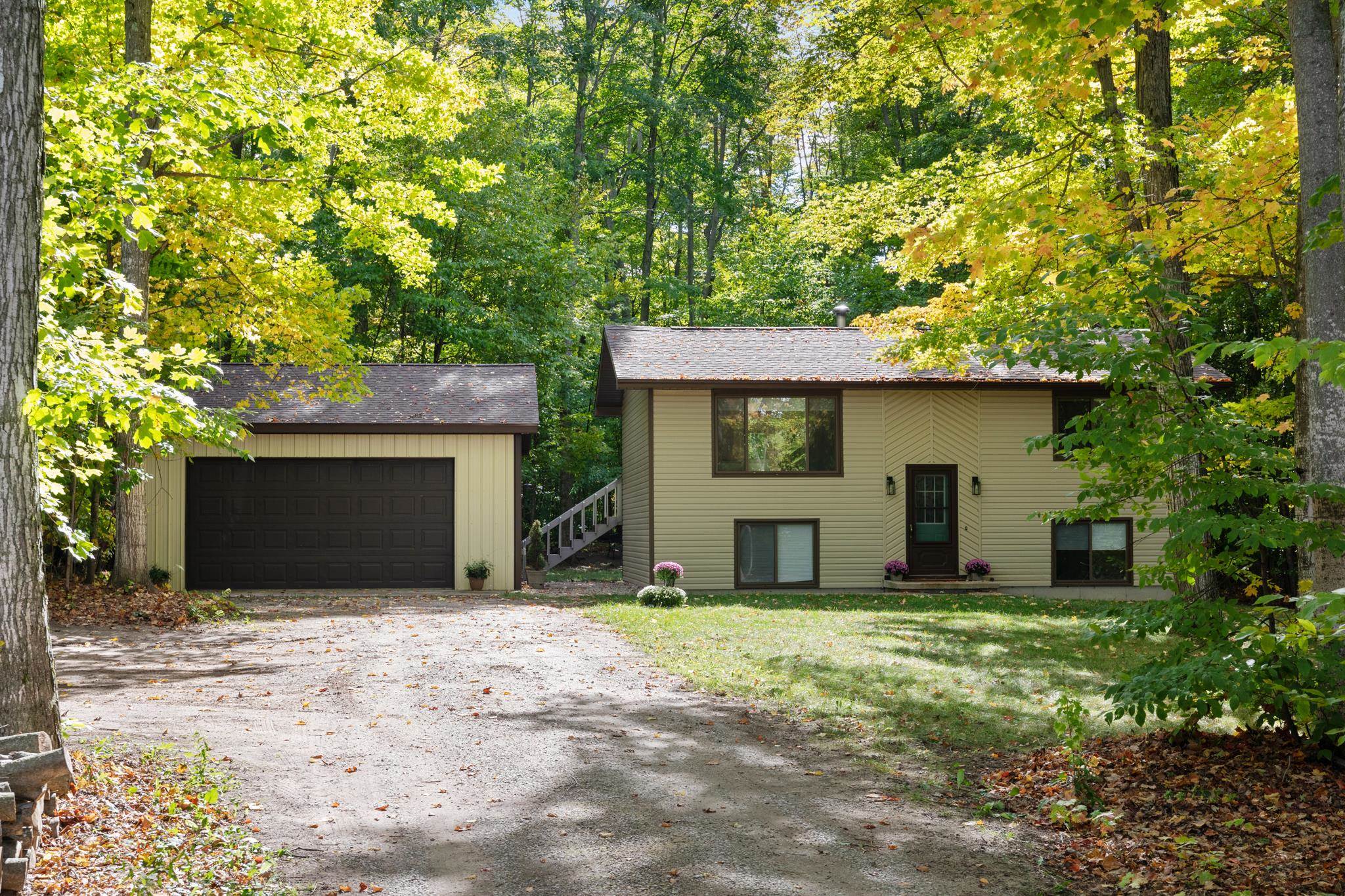 18613 Cedar Run Road Traverse City, MI 49684 - Photo 5 of 52 1917722-4.JPG