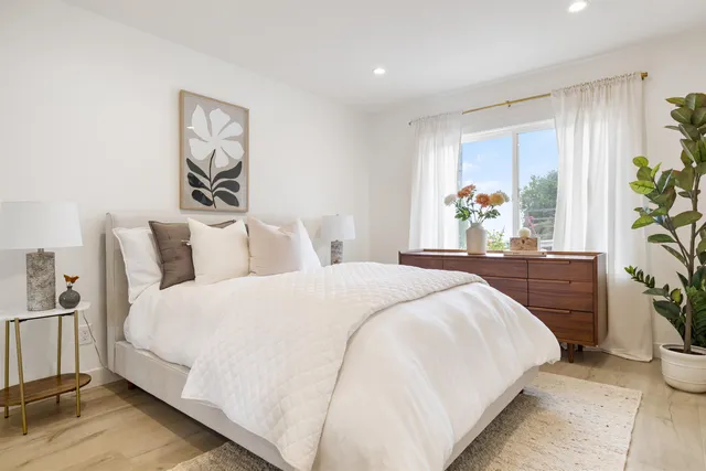 $925,000 | 8040 Crest, Oakland, CA 94605