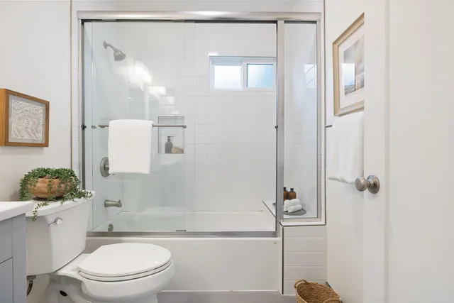 $925,000 | 8040 Crest, Oakland, CA 94605