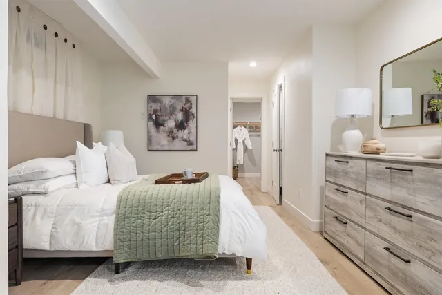 $925,000 | 8040 Crest, Oakland, CA 94605