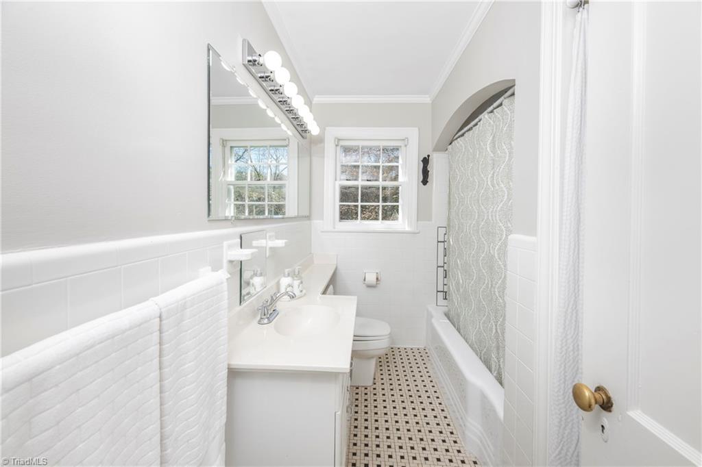 713 Dover Road Greensboro, NC 27408 - Photo 27 of 46 Gallery Image 27