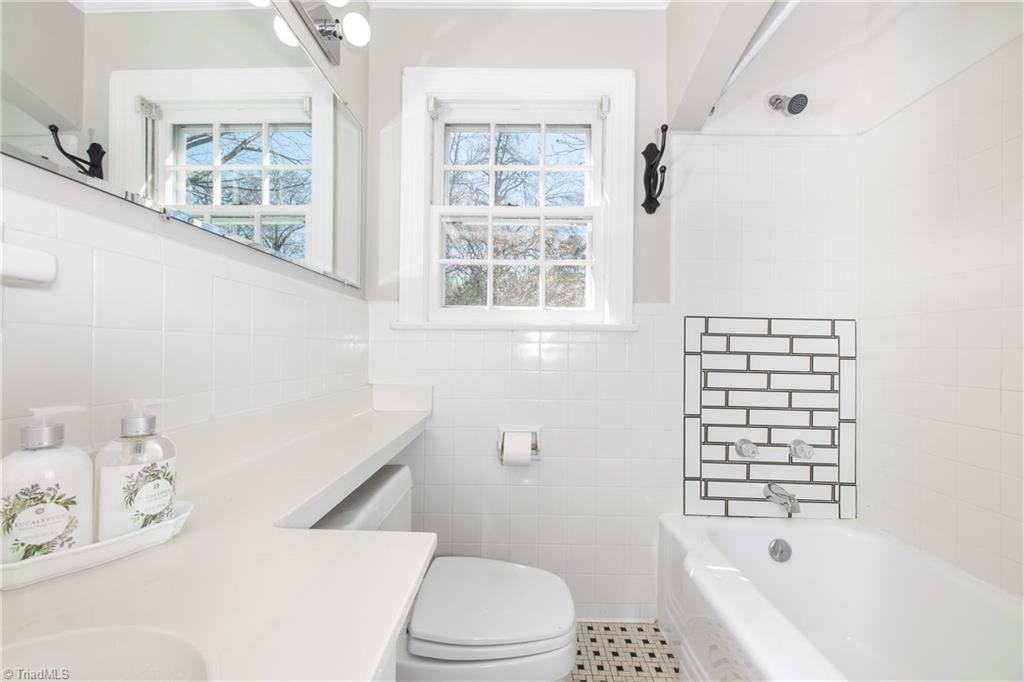 713 Dover Road Greensboro, NC 27408 - Photo 29 of 46 Gallery Image 29
