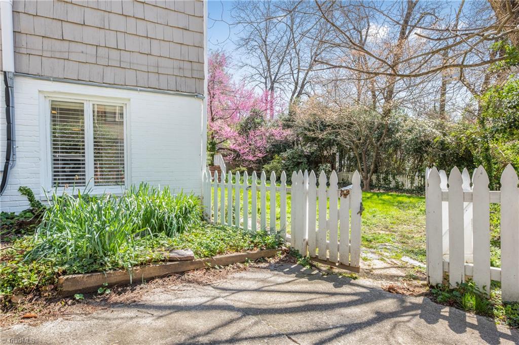 713 Dover Road Greensboro, NC 27408 - Photo 30 of 46 Gallery Image 30