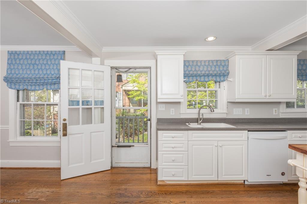 713 Dover Road Greensboro, NC 27408 - Photo 7 of 46 Gallery Image 7